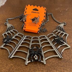 Earring and necklace set